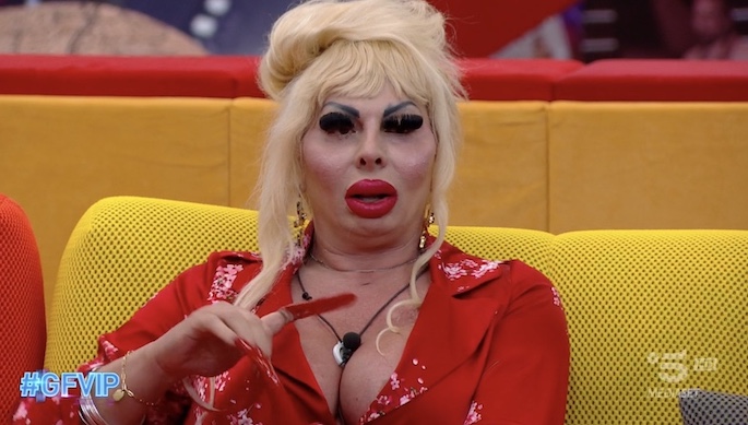 Ascolti TV | Lunedì 24 Ottobre 2022. GF Vip vince con il 19.7% (2,5 mln), Sopravvissuti fermo al 14.4% (2,6 mln). Bene Step (11.3% – 1,7 mln). Disastro Una Scatola al Giorno (1.6%)