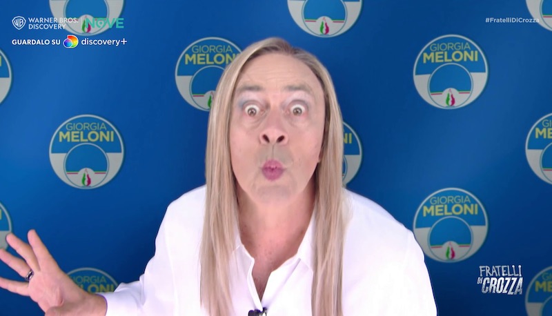 Pagelle TV della Settimana (17-23/10/2022). Promossi La7 e Crozza. Bocciati Emigratis e il caso TG1 vs Fiorello