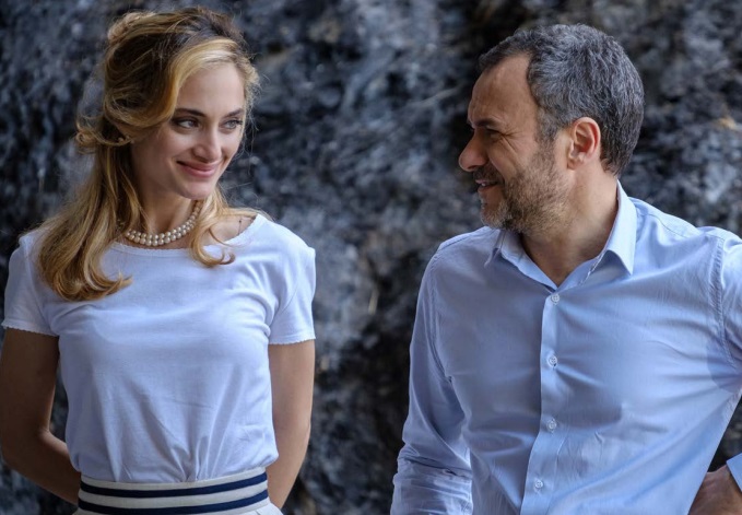 Ascolti TV | Giovedì 27 ottobre 2022. Cala Vincenzo Malinconico (3,5 mln – 19.9%), GF Vip 2,6 mln – 20.6%. Floppa la D’Amico su Rai2% (2.2%). Nessun effetto Fedez (con Ferragni scatenata sui social) per X Factor, fermo a 519.000 – 3.1%