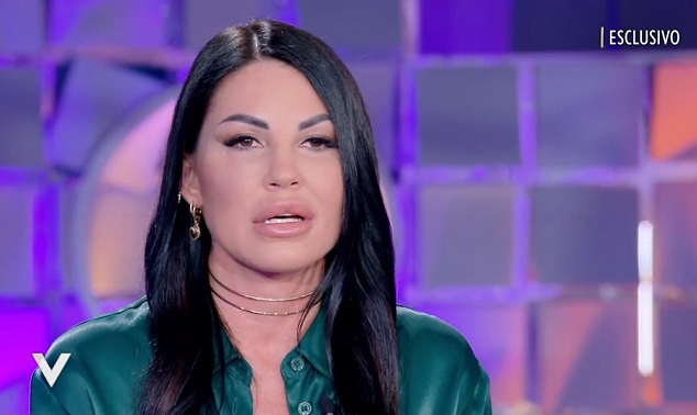 Eliana Michelazzo sul caso Mark Caltagirone: «Prati e Perricciolo andavano insieme a giocare a Bingo». Silvia Toffanin conferma che le ospitate della showgirl erano a pagamento