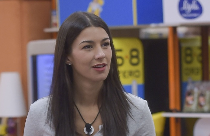 GF Vip, grida fuori dalla casa: «Siete tutti pezzi de m*rda. Avete fatto bullismo a Marco». La Lamborghini fa mea culpa – Video