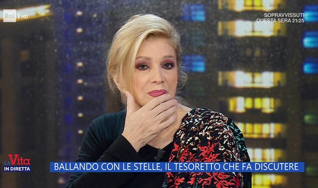 Iva Zanicchi ‘azzanna’ Francesca Fialdini sul Tr*iagate: «Diceva delle cose pesanti. Mi sono sentita umiliata, offesa» – Video