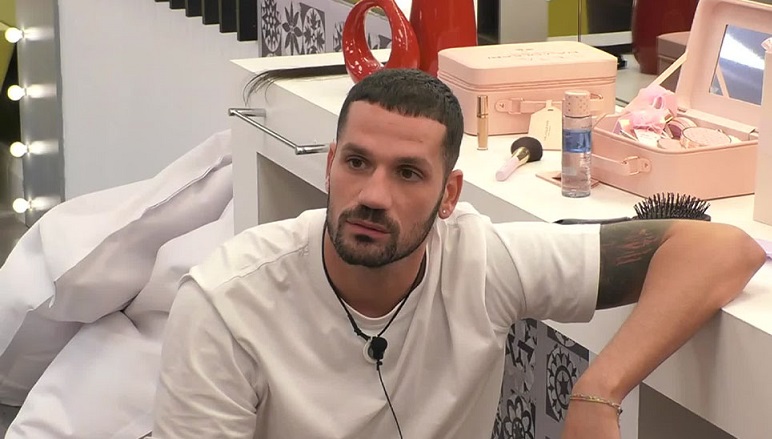 GF Vip: Luca Salatino minaccia di abbandonare il gioco dopo le ‘insinuazioni’ della Quaranta