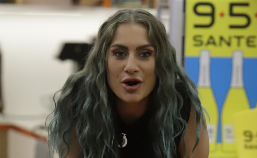 GF Vip, Nikita nel mirino di Elenoire, Sara e Giaele. La Ferruzzi: «Mamma, portami un corno! Anzi due» – Video