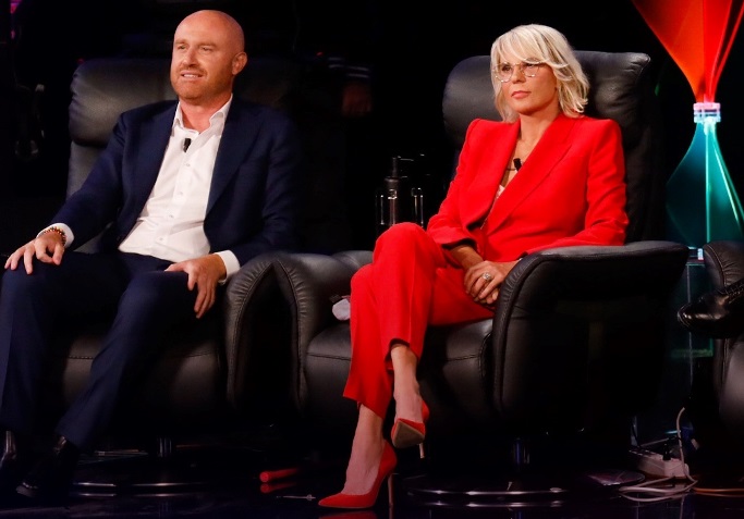 Ascolti TV | Sabato 8 ottobre 2022. Ballando con le Stelle parte forte (24.3% – Tutti in Pista 20.7%) ma vince Tú Sí Que Vales (25.9%). TV Talk con Davide Maggio 6.6%