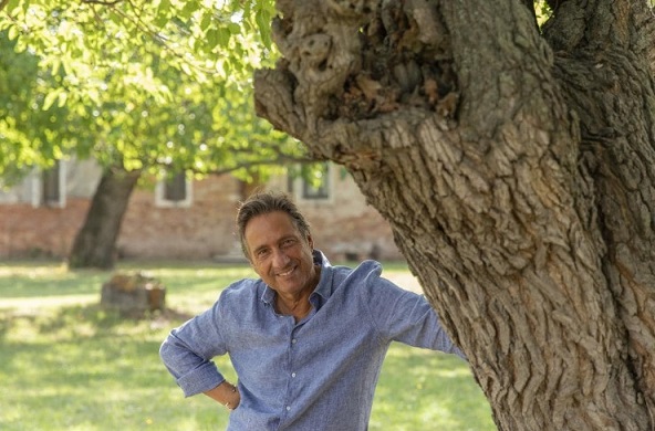 Programmi TV di stasera, sabato 22 ottobre 2022. Su Rai 3 nuovo appuntamento con ”Sapiens – Un Solo Pianeta”