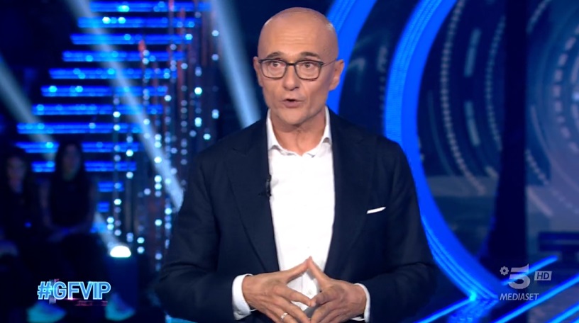 GF Vip 7, quinta puntata – Il caso Marco Bellavia fa fuori Ginevra e Ciacci. Signorini: «Questa è un’orrenda tv»