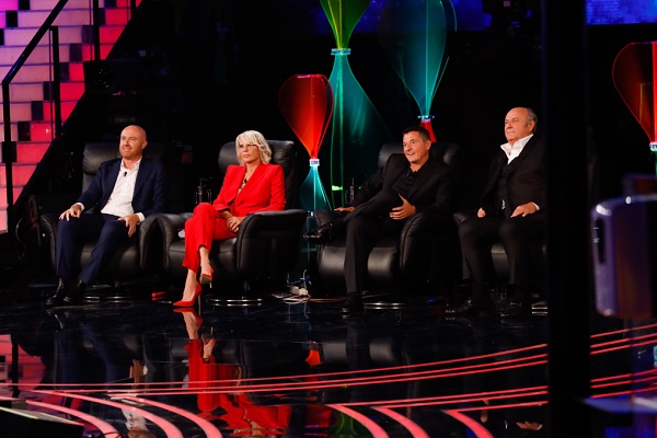 Programmi TV di stasera, sabato 8 ottobre 2022. Ballando con le Stelle sfida Tú Sí Que Vales