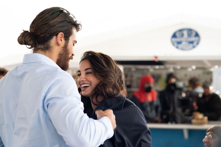 Viola come il mare, rosa come un crime