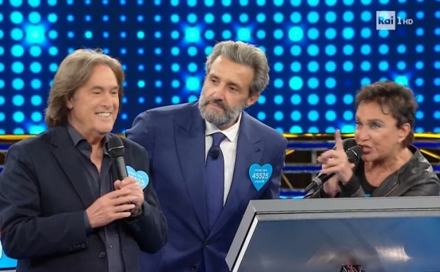 Ascolti TV | Mercoledì 2 novembre 2022. L’Eredità serale vince con poco (2,1 mln – 13.4%). Crolla lo show di Renato Zero (1,5 mln – 11.7%), raggiunto da Chi l’ha Visto? (1,7 mln – 11%)