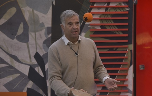 GF Vip, Charlie Gnocchi ci ricasca: nuovi commenti volgari su Oriana  – Video