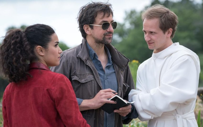 Con l’Aiuto del Cielo, Canale 5 tenta la carta del prete detective