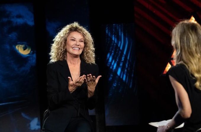 Eva Grimaldi a Belve: «Roberto Benigni mi amava. Non è stata solo una notte con lui»