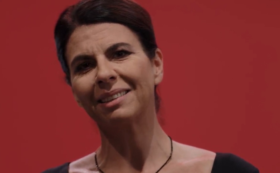 Programmi TV di stasera, sabato 26 novembre 2022. Geppi Cucciari è ‘Perfetta’ per Rai 3