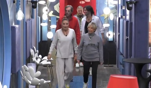 GF Vip: Patrizia, Attilio, Charlie, Onestini e Wilma tornano nella casa dopo il Covid – Video