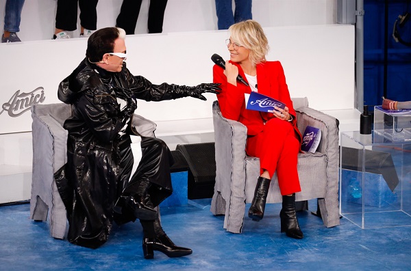 Amici 22: anticipazioni puntata di domenica 6 novembre 2022. Ospiti Malgioglio e Mengoni – Tutte le sfide