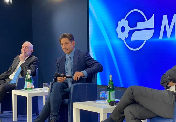 Incontro con Pier Silvio Berlusconi: «Canale 5 è la rete più variegata del mondo. Da cittadino mi chiedo che senso hanno i Mondiali sulla Rai esageratamente pagati». La Talpa in autunno, in arrivo un evento con Il Volo