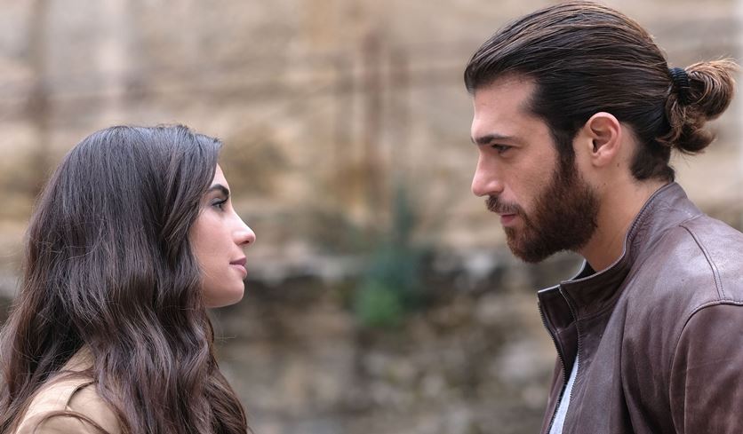 Ascolti TV | Venerdì 4 novembre 2022. Tale e Quale Show vince con il 24.7%, Viola come il Mare chiude al 16.5%. Super Costanzo (18.5%)