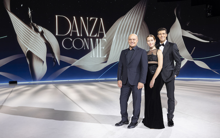 Luca Zingaretti e Cristiana Capotondi conducono Danza con Me. Bolle inaugura il 2023 di Rai1