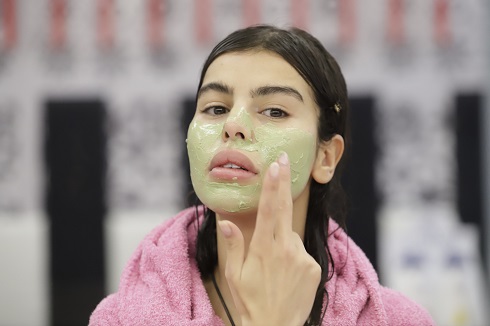 GF Vip, Dana Saber contro il ‘mood’ negativo della Rossetti: «Non devi fare la fenomena. Ma sei fuori di testa?» – Video