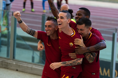 Programmi TV di stasera, lunedì 12 dicembre 2022. Su Rai1 il film ‘Il Campione’