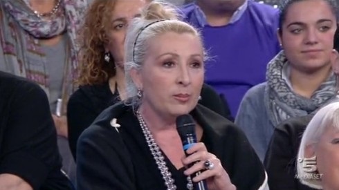 Uomini e Donne: è morta Paola D’Andrea, storica opinionista del ‘pubblico parlante’