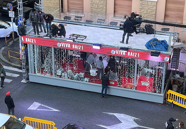 Viva Rai2, abitanti in rivolta contro Fiorello: «Non si dorme più»