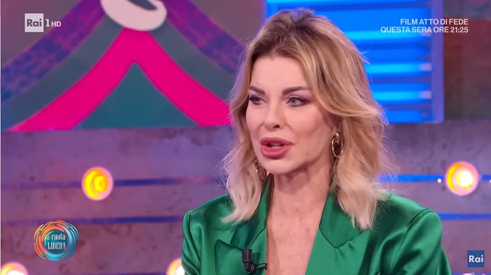 Non Sono una Signora rinviato a maggio