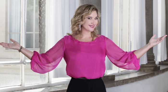 BOOM! Serena Bortone a Il Cantante Mascherato. Ecco la nuova giuria