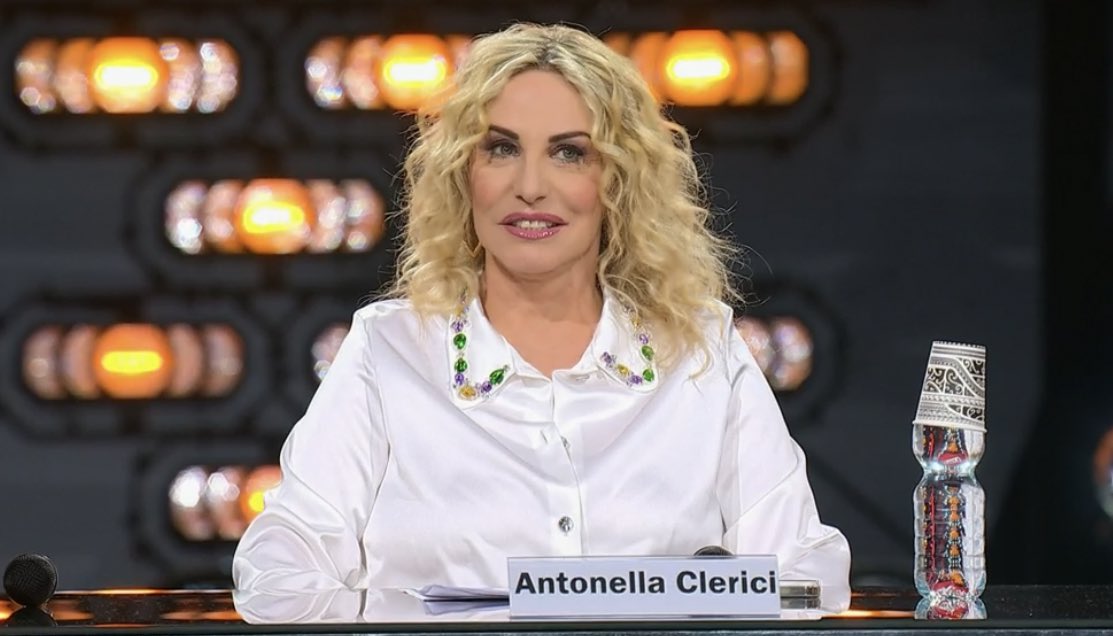 Antonella Clerici lamenta la scarsa promozione di The Voice Senior – Video