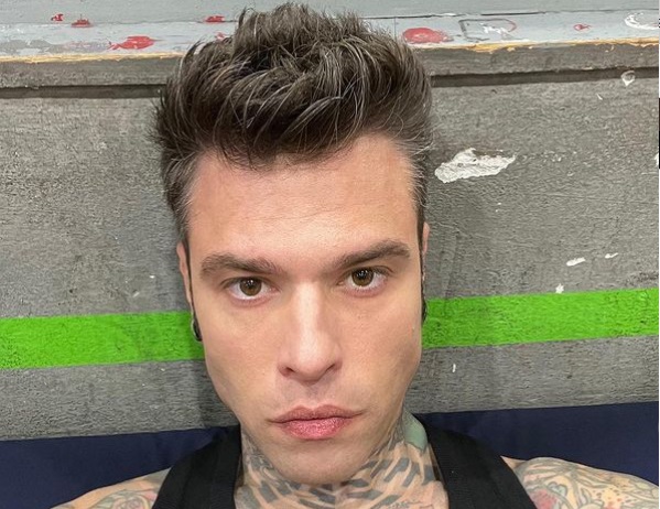Codacons vince la battaglia giudiziaria contro Fedez e rincara: sarà denunciato per calunnia e va escluso da Sanremo!