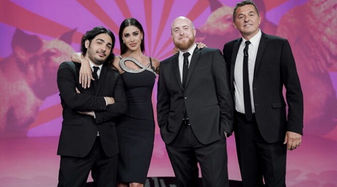 Programmi TV di stasera, martedì 10 gennaio 2023. Su Italia 1 tornano Le Iene