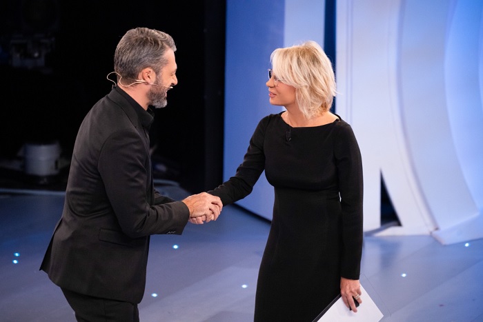 Ascolti TV | Sabato 14 gennaio 2023. C’è Posta per Te si conferma a 4,9 milioni (30.4%), cresce Tali e Quali (3,5 mln – 20.5%)