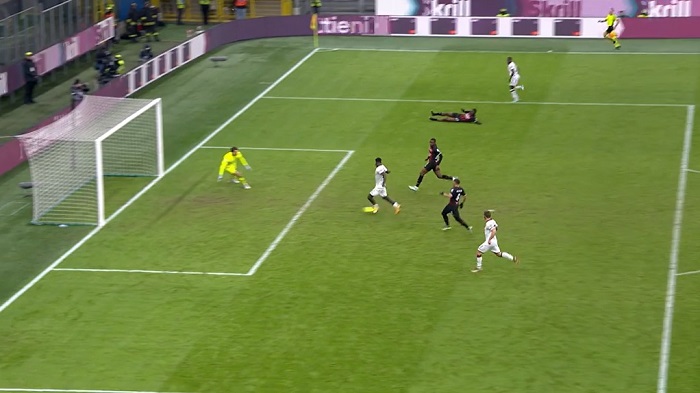 Ascolti TV | Mercoledì 11 gennaio 2023. Domina Milan-Torino (20.1%), male Meraviglie (13.5%), La Porta Rossa riparte dall’8%, boom per Mamma ho riperso l’aereo (10.1%)