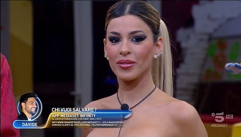 GF Vip 7, ventisettesima puntata – Oriana stravince il televoto e manda Dana in nomination eliminatoria con Nicole e Nikita