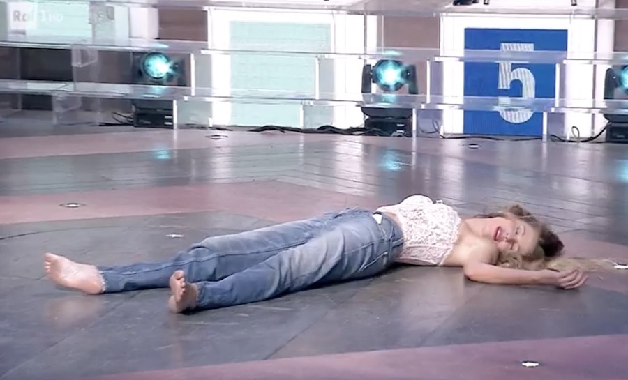 Ascolti TV | Venerdì 6 Gennaio 2023. Soliti Ignoti vola al 28.7% (4,8 mln), il film di Canale 5 al 10.4%. Male i 4 della Risata (3.4%). Al pomeriggio Ore 14 al 7%, Piero Angela inedito su Rai3 all’8.2%