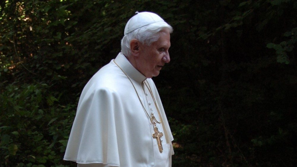 Funerali Papa Benedetto XVI: come seguire in diretta tv l’ultimo saluto a Ratzinger