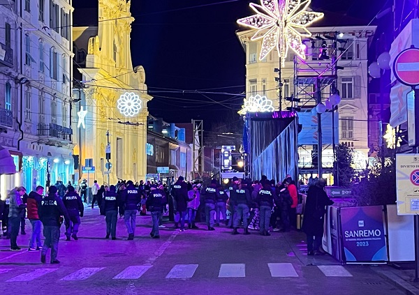 Allarme a Sanremo: pacco bomba a pochi metri dall’Ariston