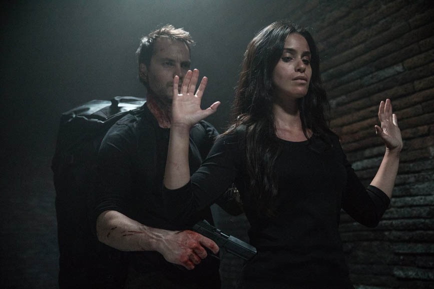 Programmi TV di stasera, mercoledì 8 febbraio 2023. Su Rai2 il film ‘American Assassin’, Sciarelli e Gentili contro il Festival