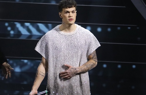 Sanremo 2023, Blanco fa mea culpa: «Chiedo scusa alla città dei fiori. Non sono perfetto ma sono me stesso»