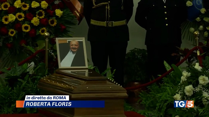 Funerali Maurizio Costanzo: Canale 5 in diretta con uno speciale di Verissimo e Tg5
