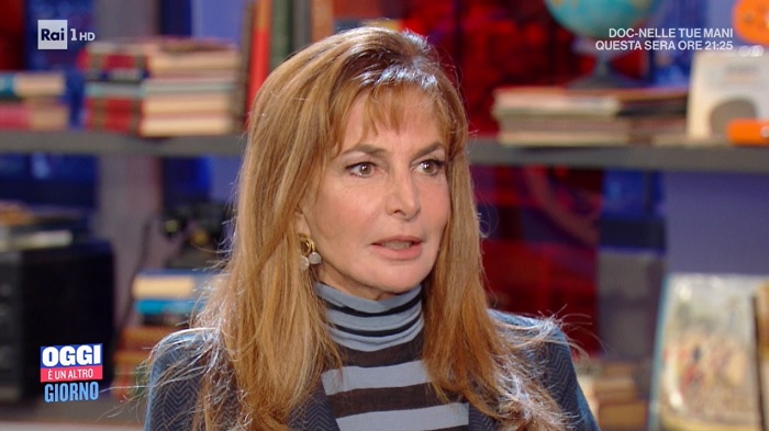 Ares Gate, Giuliana De Sio shock: «Tarallo mi propose di nascondermi e fingermi scomparsa per lanciare la fiction. Faceva cambiare denti e viso a molti artisti»