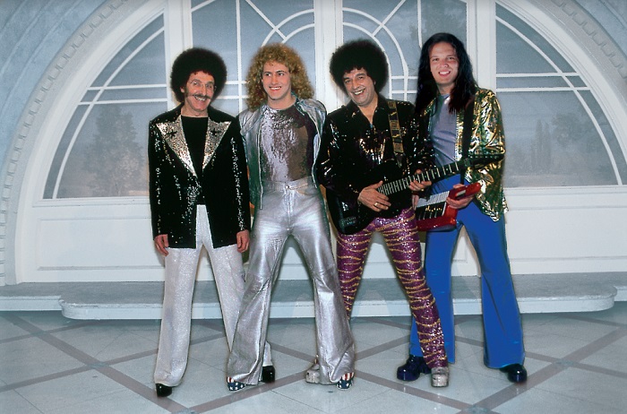 Canzoni Sanremo 2023: il testo di «Lettera 22» dei Cugini di Campagna