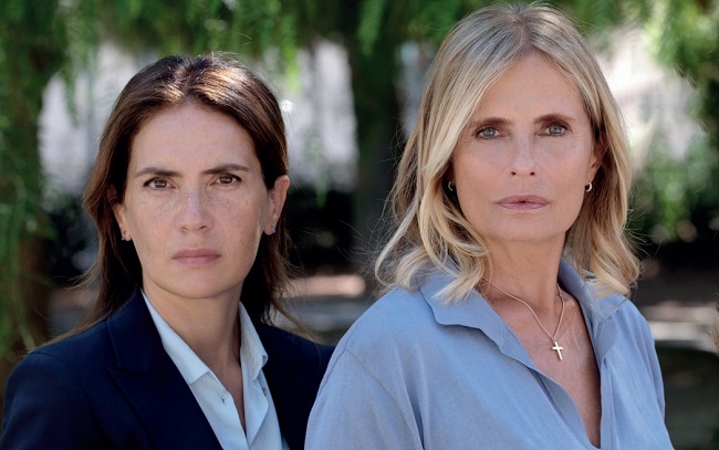 Sei Donne – Il Mistero di Leila: Maya Sansa e Isabella Ferrari in un giallo noir tra gender gap, violenza domestica e body shaming