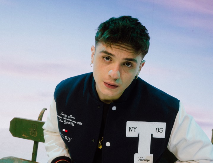 Olly a DavideMaggio.it: «I talent non fanno per me, ho sempre detto no. Ho riscritto ‘La Notte Vola’ per la serata dei duetti»