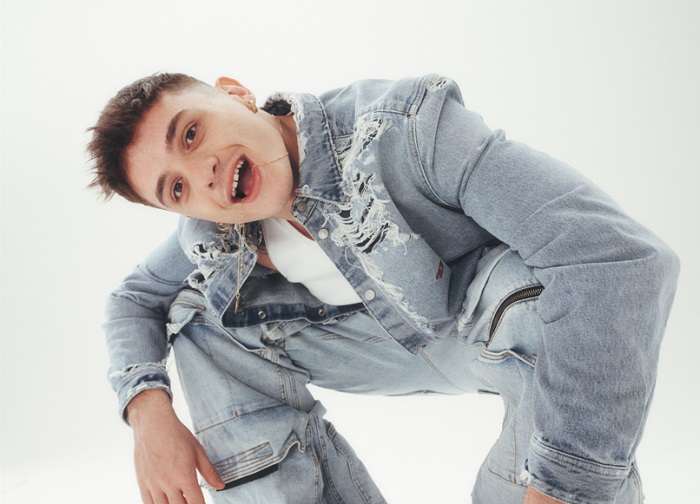 Canzoni Sanremo 2023: il testo di «Polvere» di Olly