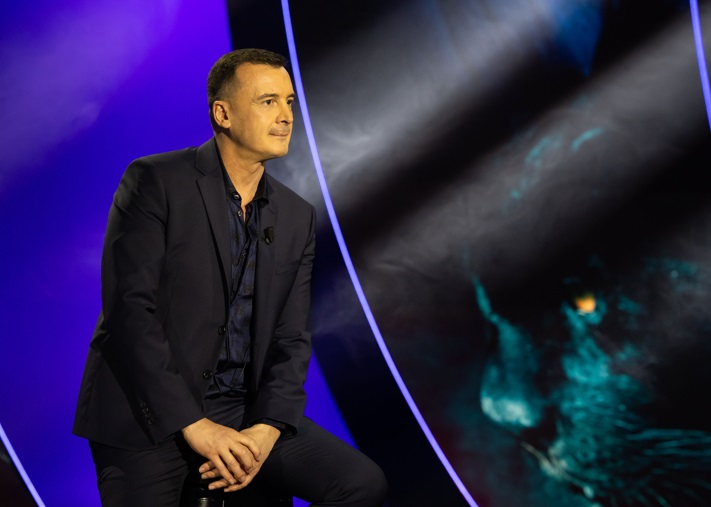 Rocco Casalino ‘inciampa’ a Belve: «Io leggo Baudelaire. Una sua poesia? Madame Bovary» – Video