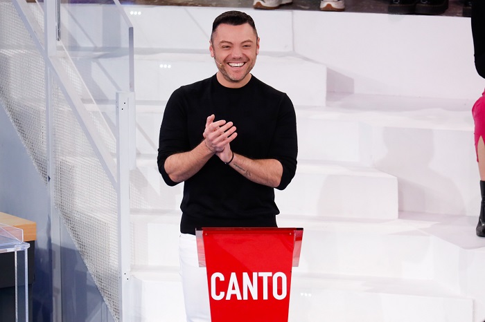 Amici 22: anticipazioni puntata di domenica 12 febbraio 2023. Tiziano Ferro ospite e giudice di canto