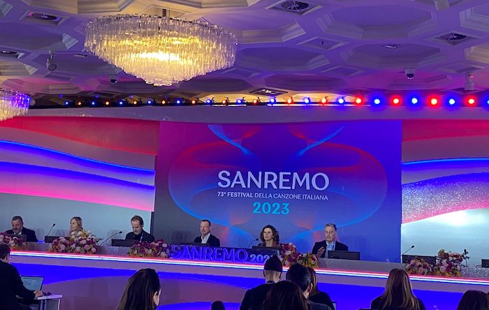 Sanremo 2023, la conferenza stampa della terza serata. Paola Egonu afferma che l’Italia è un paese razzista