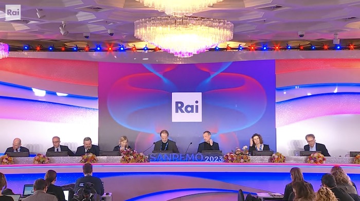 Sanremo 2023, la conferenza stampa della finale in diretta. Amadeus: “Faremo di tutto per velocizzare. Mi piacerebbe tantissimo poter dare entro le 2 la canzone vincitrice”